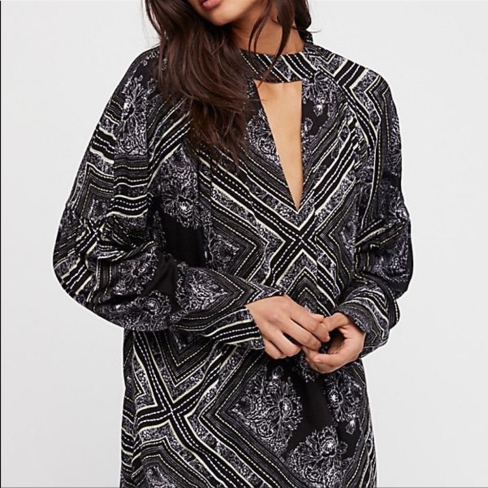 Free People Walking On A Dream Cutout Tunic Top Black/White XS
